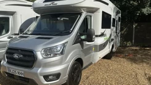 Mount Everest – BRAND NEW 6 Berth Roller Team Auto-Roller 707 (2025) Manual
