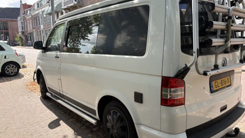 VW T5 Campervan met hefdak - compleet en van alle gemak voorzien