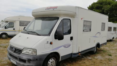 Rodrigue – Comfortable Challenger - 3 double beds