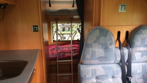 Beautiful spacious family motorhome for 6 people with air conditioning
