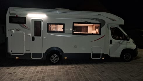 5p Fiat semi-integrated uit 2018