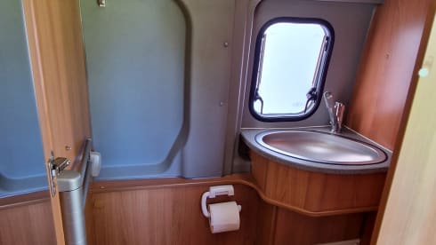 Duuk – Luxury compact 2p Pössl bus camper from 2009