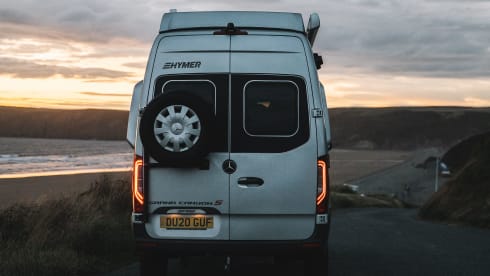 Miss Daisy (Dog Friendly) Discount available on bookings two weeks or more.  – 4 berth Mercedes-Benz campervan (SALE ON)