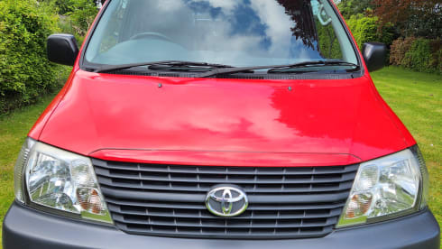 Dan – Toyota Hiace D4D 120 LWB campervan 
