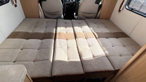 Elsie – Luxury motorhome includes insurance and breakdown 