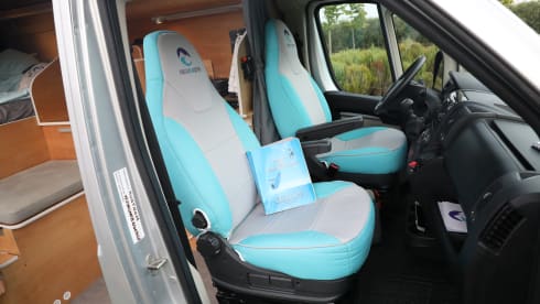 Van for 2 - Surftrip