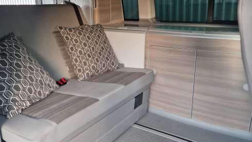 CJ – Volkswagen California 2013 with invertaris