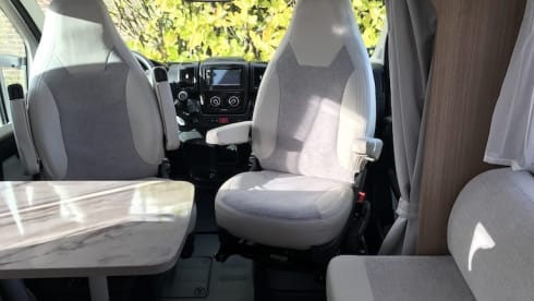 Hotelkamer op wielen – Spacious 2 p Carado semi-integrated from 2018