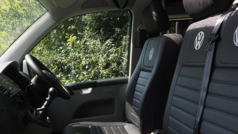 Luna – Luna luxury VW campervan SW everything included 