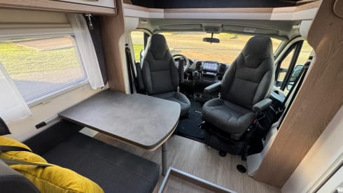 Compacte Hobby Optima V65 GE    2 persoons camper  BJ 2026