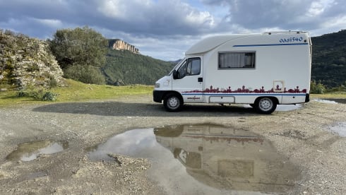Lukanoir  – Compact, manoeuvrable top-class motorhome perfect for couples