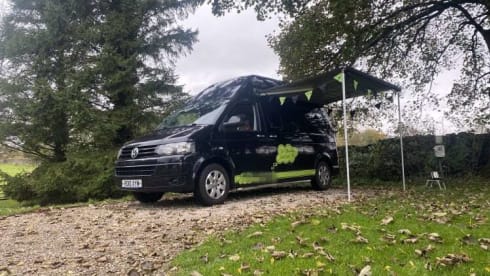 Rolo – T5 VW (2010), Black High Top (LWB)