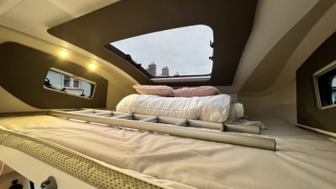 Dolly – Luxury 7 birth Family Motorhome 