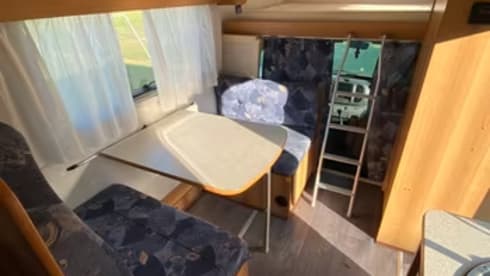 zs.servizi – 6 seater travel 6 bed compact motorhome