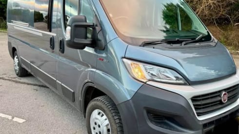 4 berth Weinsberg carabus campervan 