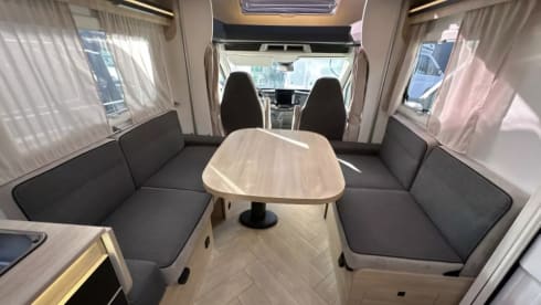 4p Chausson semi-integrated uit 2025