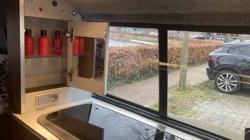 VW T5 Campervan met hefdak - compleet en van alle gemak voorzien