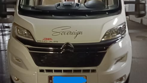Our cozy home on wheels – 4p McLouis Sovereign semi-integrated from 2022