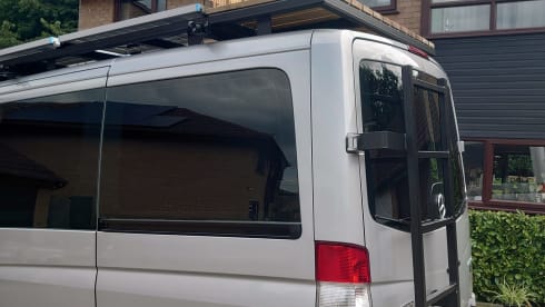 Boohoo Aloha – 2 berth Mercedes-Benz campervan from 2015