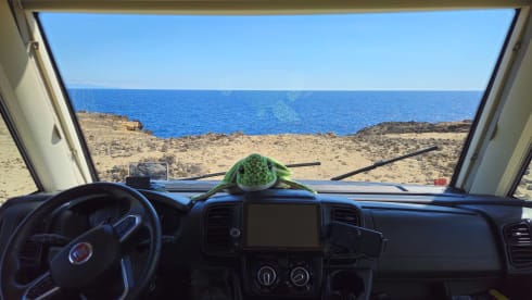 Tortuga  – Luxurious 4 sit Camper FULLY EQUIPPED Solar Generator 4000w