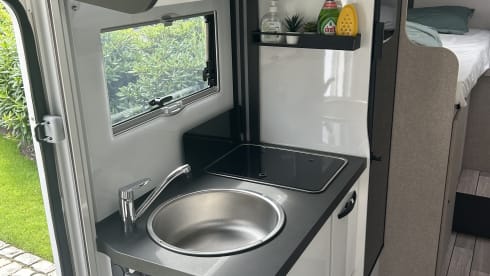 McLouis Glamys 365 - Fully furnished!