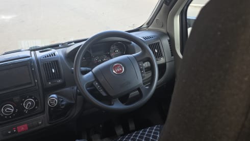 Weinsberg-bus met 4 slaapplaatsen uit 2019