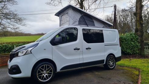 JEANY – 2 berth Renault campervan from 2015