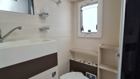 Luxe Familiecamper – Luxury Family Camper, Sleeps 6, Air Conditioning, Wifi