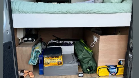 Bruno the Boxer – 2 berth Peugeot campervan from 2017