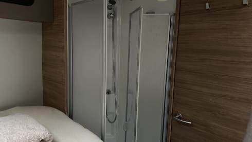 Knausje – 5p Weinsberg Carasuite 700 ME