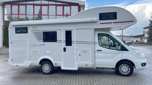 Bavarian Camper 3 – Mega-Raumwunder mit bis zu 8 Betten und großer Heckgarage