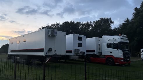 Zeer ruime 12 persoons camper
