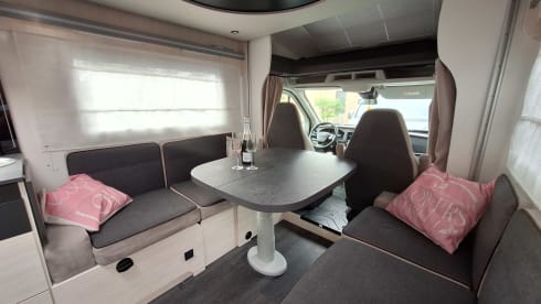 Chausson 720 – 5p Ford semi-integrated from 2023