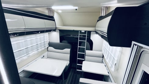 6p Roller Team Kronos 277M Performance Plus Alcove from 2023