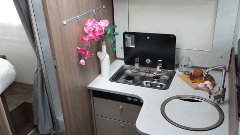 blauw – Carado Camper semi-integrated 4 per.