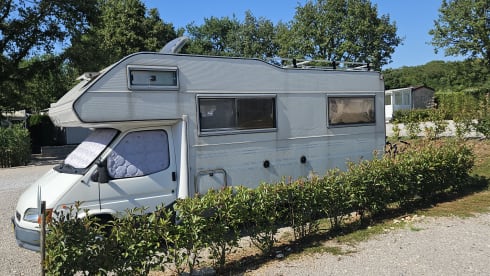 Comfortable 4-person Ford Transit Rimor Camper - Perfect for Families!