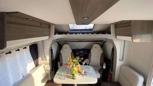 Paris – Motorhome Mooveo TEI 70EBH with lifting bed