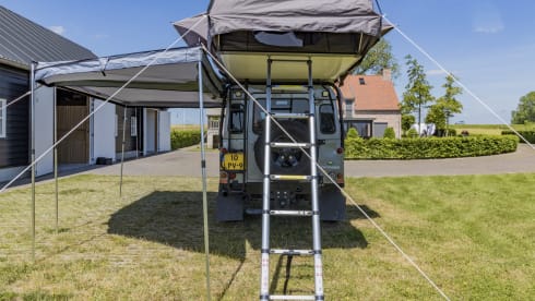 Louver – 2/3p Landrover Defender 110. Complete installation for your comfortable adventure
