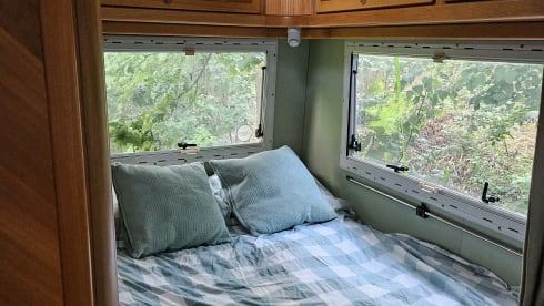 Compact integral camper with 4 berths - available from 3-8