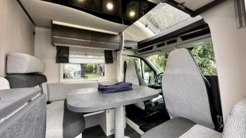 Go explore – Luxury camper with automatic transmission and 170 hp, full of options