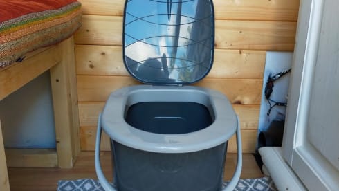 Kermit – On an adventure with our fantastic Kermit the bus camper!