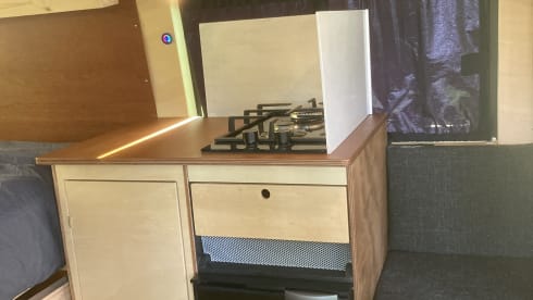 Sunshine – Kingsize bed camper van, recently installed