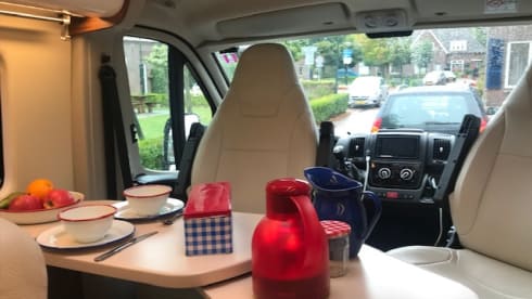 Soestdijk – 2 person bus camper from 2017, Roller Team Livingstone Prestige