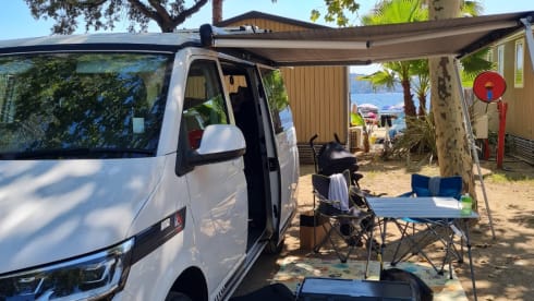 Walter – 4 berth Volkswagen campervan from 2023