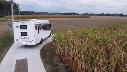 Luxurious family camper with a great sense of space and great travel comfort