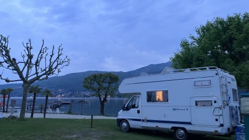 Ideal and cozy family camper, bicycle carrier for 4 or scooter, 2.8 JTD