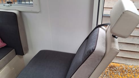 Chausson 720 – 5p Ford semi-integrated from 2023