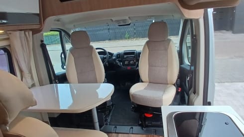 2-person Roller Team bus from 2017