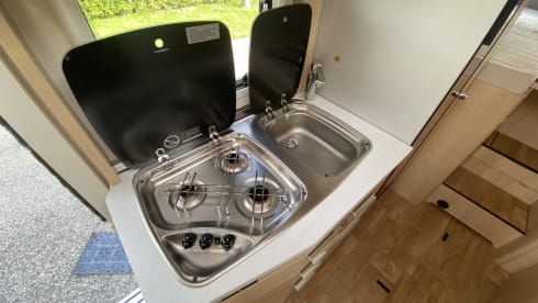 Vrijheid op wielen – Powerful luxury Hymer Mercedes camper semi-integrated from 2019