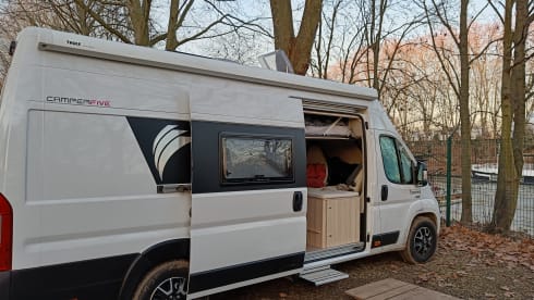 NEW Dreamer camper five from 2022 - family camper van
